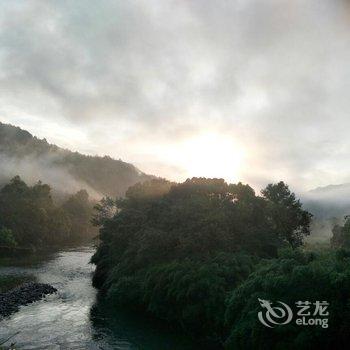 靖安南潇阁山庄用户上传图片