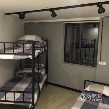 重庆关一零的青旅酒店提供图片