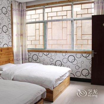 凤凰大学生创业临江客栈酒店提供图片