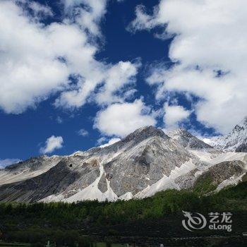 稻城花青客栈酒店提供图片