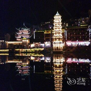 凤凰正中客栈酒店提供图片