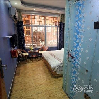 凤凰正中客栈酒店提供图片