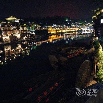 凤凰正中客栈酒店提供图片