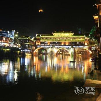 凤凰吊脚楼启盛轩客栈酒店提供图片