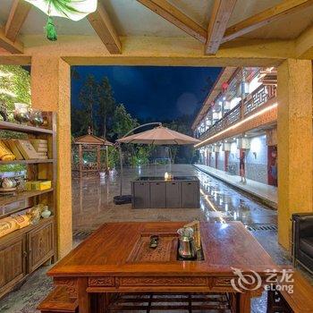 汉宿·静水山居(张家界杨家界门票站店)(原伴山民居)酒店提供图片