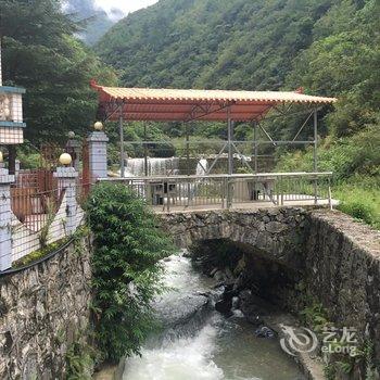 重庆当阳乡洋源河山庄酒店提供图片