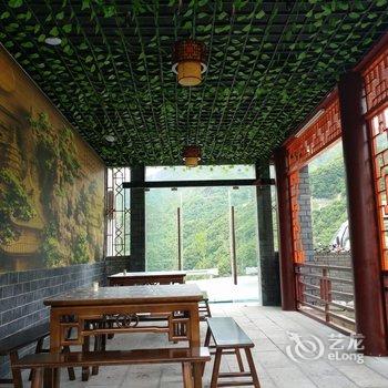 神农架木鱼镇土家山庄酒店提供图片