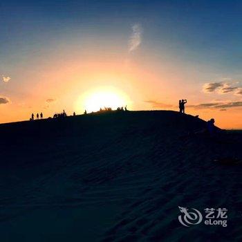 敦煌游多多鸣沙山沙漠露营基地酒店提供图片