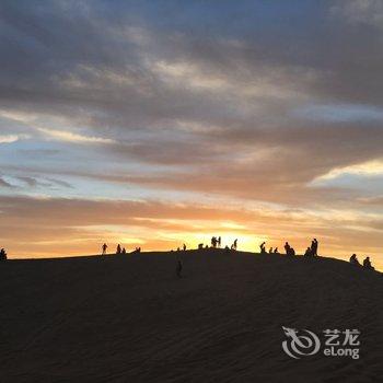 敦煌游多多鸣沙山沙漠露营基地酒店提供图片