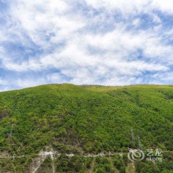 海螺沟雨岛情客栈酒店提供图片