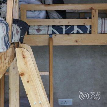 重庆想多了青年旅舍酒店提供图片