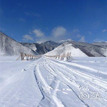 香格里拉东山顶上牧场客栈酒店提供图片