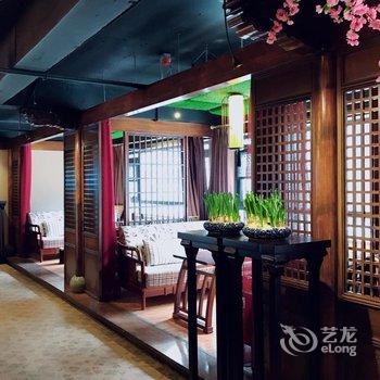 泸定烹壩十里香山景酒店酒店提供图片