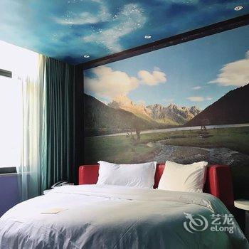 泸定烹壩十里香山景酒店酒店提供图片