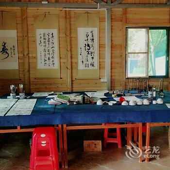 清远峰林墨客人文住宿酒店提供图片