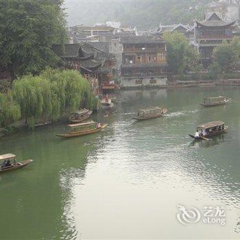 凤凰聆风水岸客栈酒店提供图片