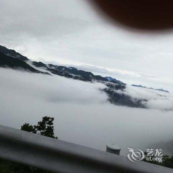 神农架景龙山庄酒店提供图片