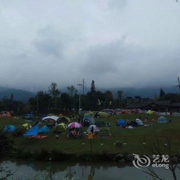 洪雅小石头客栈酒店提供图片