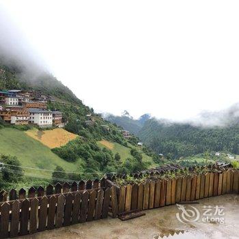 迪庆雨崩觉色酥油茶客栈酒店提供图片