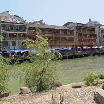 凤凰河畔江景客栈酒店提供图片