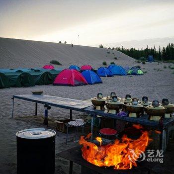 敦煌MOMO国际沙漠露营基地酒店提供图片