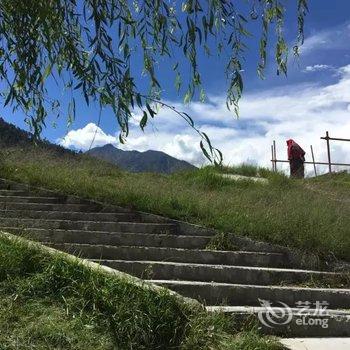 林芝贰加贰天缘游多多客栈酒店提供图片