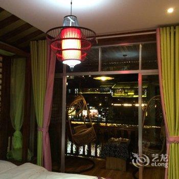 凤凰快乐时光客栈酒店提供图片