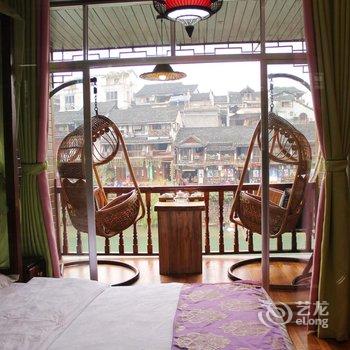 凤凰快乐时光客栈酒店提供图片