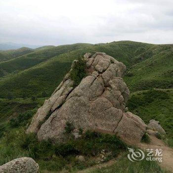 张北小山村农家院酒店提供图片