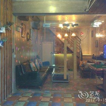 深圳较场尾纸牌屋客栈酒店提供图片