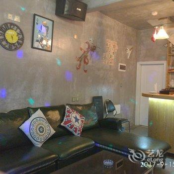 深圳较场尾纸牌屋客栈酒店提供图片