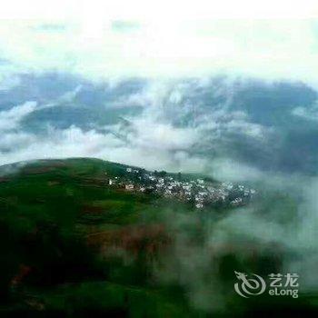 东川红土地落霞沟天美摄影酒店用户上传图片