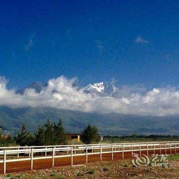 丽江骏逸骑士会度假山庄酒店提供图片