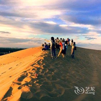 敦煌小城大漠国际沙漠露营基地住宿酒店提供图片