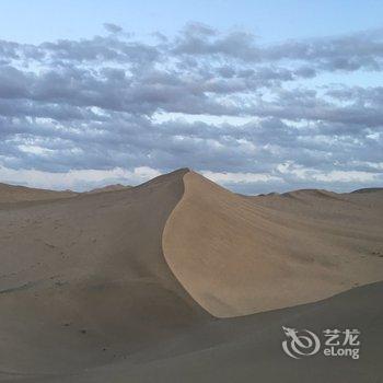 敦煌小城大漠国际沙漠露营基地住宿酒店提供图片