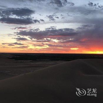 敦煌小城大漠国际沙漠露营基地住宿酒店提供图片