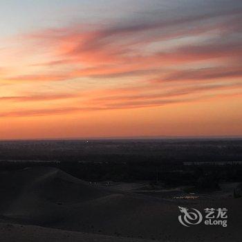 敦煌小城大漠国际沙漠露营基地住宿酒店提供图片