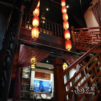 凤凰康翠茵·青稞古宅客栈酒店提供图片