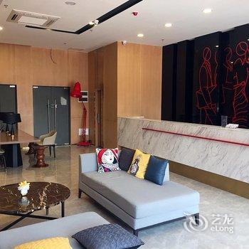 窝趣服务式公寓(绿地滨江汇店)酒店提供图片