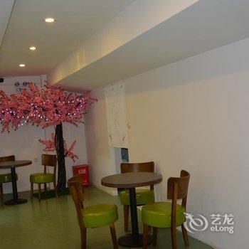 林芝桃花源太空舱宾馆酒店提供图片