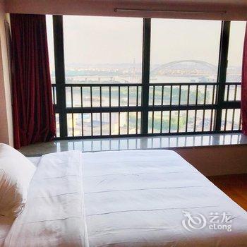 窝趣服务式公寓(绿地滨江汇店)酒店提供图片
