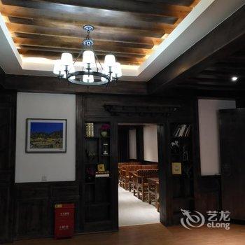 甘孜阿村·云墅藏家主题酒店酒店提供图片