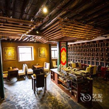 稻城亚丁摩梵文化主题酒店酒店提供图片