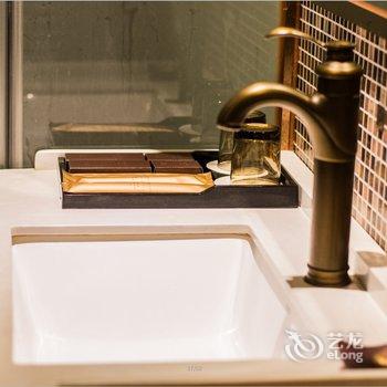 喆啡酒店(广州火车站三元里地铁站店)酒店提供图片