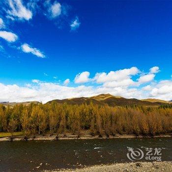 稻城亚丁藏亚文化酒店酒店提供图片