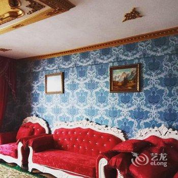 乌鲁木齐巴洛克民族风私人露台观景房复式酒店提供图片