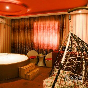 临汾唯爱主题网络公寓酒店提供图片
