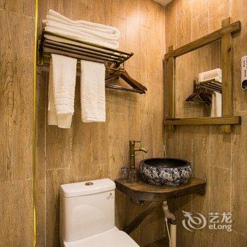 张家界虫二客栈酒店提供图片