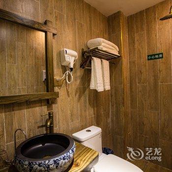 张家界虫二客栈酒店提供图片