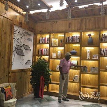 张家界虫二客栈酒店提供图片